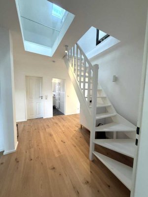 Moderne 5-Zimmer-Maisonette-Wohnung mit Dachstudio in Neuss