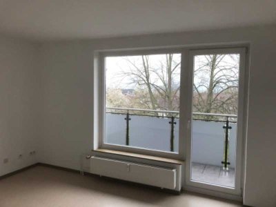 Helle 3-Zimmer Wohnung mit Balkon und neuen Bodenbelägen zu vermieten