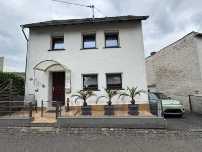 Neuwied-Oberbieber, Einfamilienhaus 115 qm Wl, Garage, Stpl, Garten
