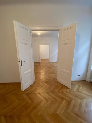 Stilvolle 4-Zimmer-Altbauwohnung mit Loggia und Balkon im Rochusviertel – Provisionsfrei!