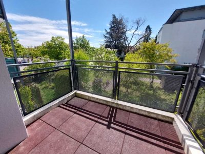 Umfangreich sanierte 2 RWG mit Balkon im 1.OG!