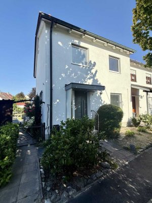 Reiheneckhaus im Klötzlmüllerviertel, Garten, Garage, Balkon, neu modernisiert und saniert