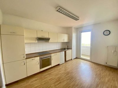 Seniorenfreundlich & komfortabel: Lichtdurchflutete 2-Zimmer-Wohnung mit Aufzug und Loggia