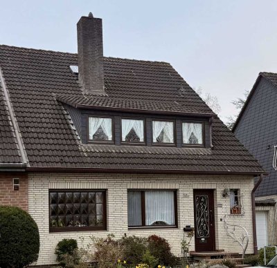 Ideal für Familien! Geräumige Doppelhaushälfte mit Garage, Balkon und Garten in Hilden-Süd