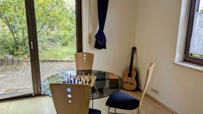 Möblierte 1-Zimmer-Wohnung mit Terrasse & Garten in ruhiger Lage – sofort bezugsbereit