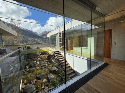 Architektonische Besonderheit mit Freizeitwohnsitzwidmung in den Osttiroler Bergen zu verkaufen!