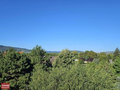 ***DACHGESCHOSSWOHNUNG MIT LOGGIA UND PARKPLATZ!***