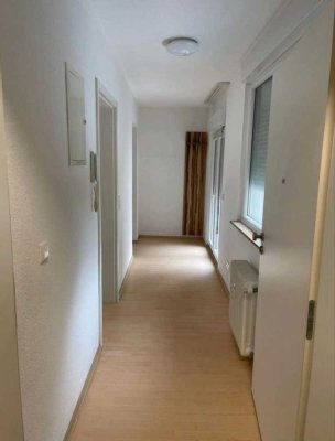 Moderne 3-Zimmer-Wohnung mit Balkon in Stuttgart-Zuffenhausen
