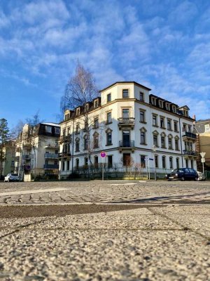 Vollständig renovierte, helle 2-Raum-Wohnung mit EBK in Dresden-Striesen