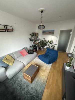 TEXT LESEN!  - TEILZEIT-WOHNUNG Möblierte 2-Zimmer-Wohnung in Ehrenfeld (Do–So)
