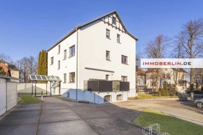 IMMOBERLIN.DE - Ästhetische Altbauwohnung mit Terrasse & Garage in herrlicher Lage