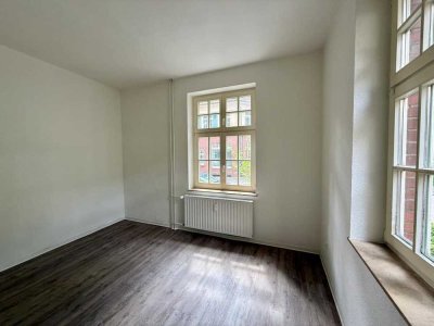 LEERE 3 ZIMMER WOHNUNG MIT BALKON