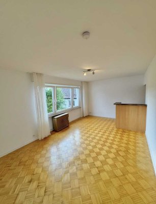Top-Lage Stuttgart-Degerloch: Helle 2-Zimmer-Wohnung mit EBK