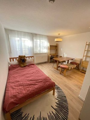 Möblierte 1-Zimmer-Wohnung mit Terasse und Einbauküche in Fellbach