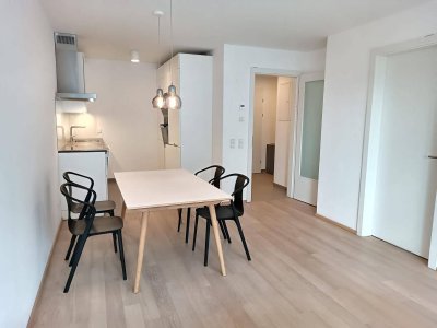 barrierefreie 2-Zimmer Neubauwohnung mit Terrasse und Einbauküche + teil-möbliert + Öffi-Nähe