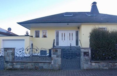 Von Privat zu vermieten:  1-2 Fam.-Villa (9-Zi. + ELW) in MKK, Schöneck-Büdesheim