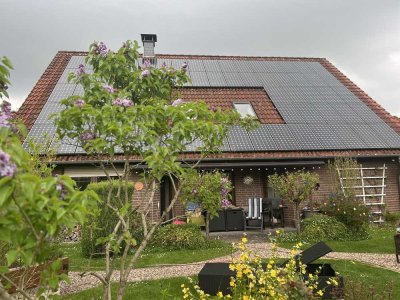 KARSTEN IMMOBILIEN ermöglicht Ihnen: Familienglück im Grünen - Traumhaftes ZFH in Auhagen