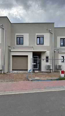 Erstbezug: Schönes 4-Raum-Reihenhaus mit luxuriöser Innenausstattung in Markkleeberg