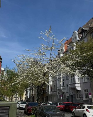 Exklusive Altbau-Dachgeschoss-Maisonette mit Dachterrasse