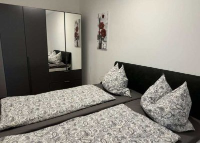 Klein, fein, möbliert mit Balkon und sofort verfügbar! Jetzt Besichtigungstermin vereinbaren!