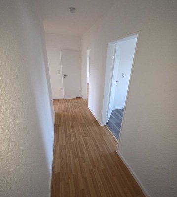 Schicke, totalsanierte 2-Zimmer Wohnung im 2. OG mit Balkon in Remscheid-Zentralpunkt