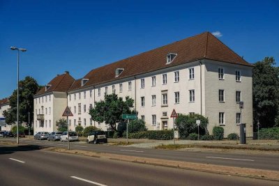 Altbauwohnung sucht Nachmieter // 1.OG links