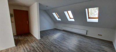 1- Raum Wohnung für Studenten, Singles oder Pendler im Dachgeschoss