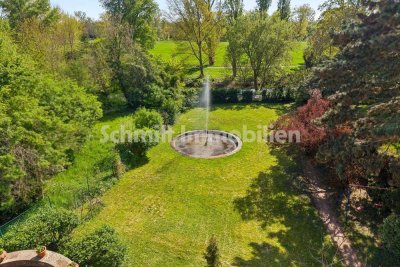 Freier Wasserblick. 967 m² Südgrundstück. Zweifamilienhaus in Frankfurt-Nied.