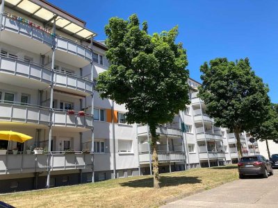 ++ Ruhiges Wohnen im DG mit Balkon ++