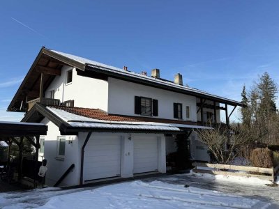 Charmante Dachgeschosswohnung mit Südbalkon und Garage in ruhiger Lage bei Traunstein!