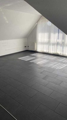 Würselen: Helle 3-Zimmer-Wohnung mit Balkon und Stellplätzen