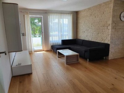 Helle 2-Zimmer-Wohnung mit Balkon in Holzheim