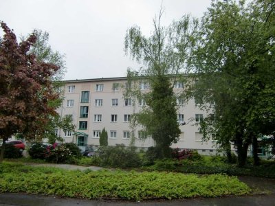 2-Raumwohnung mit großer Wohnküche, Badewanne, Dusche, Balkon & Hauswirtschaftsraum