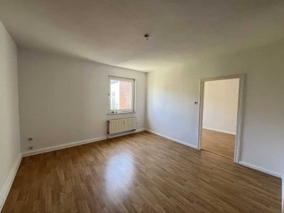 *PERFEKT ZUM EINZIEHEN* - SANIERTE 3 ZI WOHNUNG IN GOLZHEIM