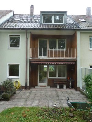 Geräumiges 6-Zimmer Reihenhaus in Nürnberg-Zerzabelshof