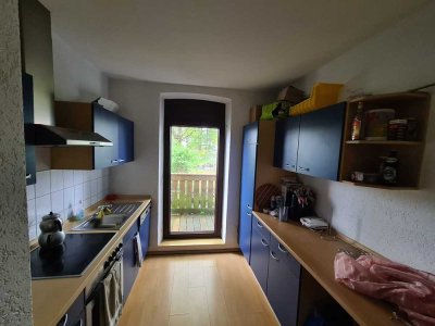 Vermietete 2-Zimmer-EG-Wohnung mit Balkon und 2 Carports – provisionsfrei