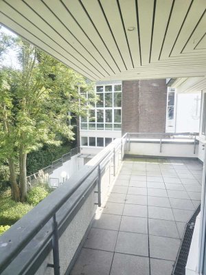 *Penthouseflair im Stadtgarten verteilt auf 3-Zimmern genießen*