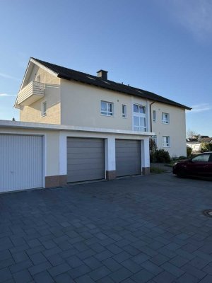 Entkernte Dachgeschosswohnung mit enormen Sanierungspotenzial!