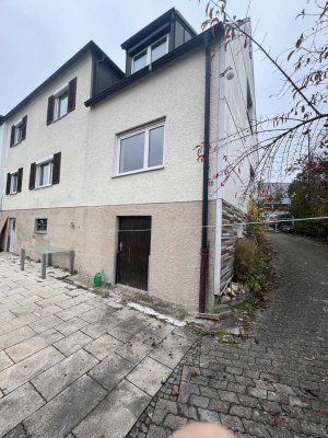 DHH in ruhiger Hanglage