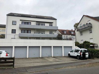 Sanierte 2 -Zimmer Wohnung mit Terrasse, Küche und Möbel in Regensburg