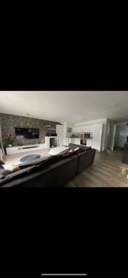 Schöne  2,5 Zimmer-Wohnung mit EBK und Balkon in Flintbek