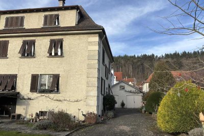 Dieses 2- bis 3-Familienhaus hat viel Platz und Wohnraum zur Verwirklichung Ihrer Wohnwünsche!