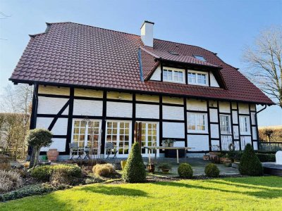 Wohnen mit Stil und Komfort!
Einzigartiges Landhaus in bevorzugter, unverbaubarer Wohnlage