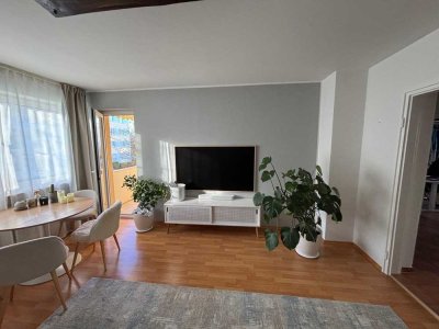 Bezugsfrei zum 01.01.2026-Charmante 3 Zimmer Wohnung mit Balkon am Lerchenauer See