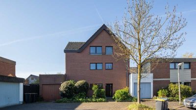 Großzügiges Einfamilienhaus mit Atelierwohnung und Südwestgarten in schöner Wohnlage von Neubrück