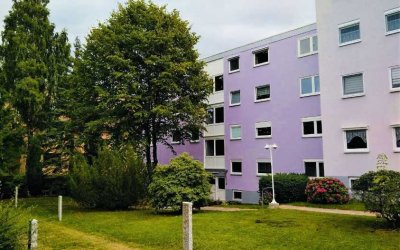 Vollständig renovierte 3-Zimmer-Wohnung mit Balkon und EBK in Schömberg