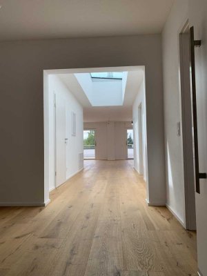 Helle 3-Zimmer Penthauswohnung (Whg.-Nr. 10) als Erstbezug zu vermieten