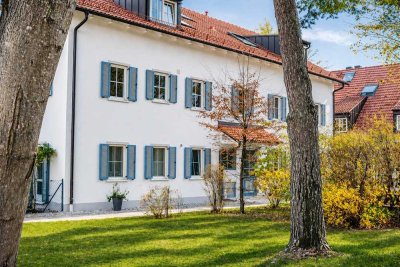Kreative Dachgeschosswohnung mit Balkon – ruhig und zentral in München-Daglfing
