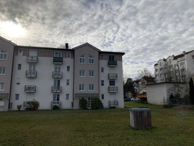 Geräumige 4-Zimmer Wohnung mit Terasse in Traunreut