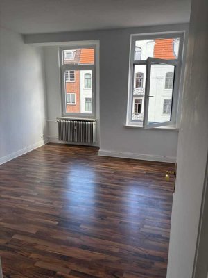 2-Zimmer-Wohnung in bester Lage - nahe Uni und Holtenauer Str.